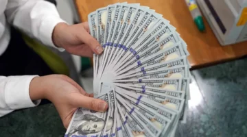 تراجع مفاجئ.. سعر صرف العملات في السوق الحرة يسجل مستويات جديدة بصورة متسارعة